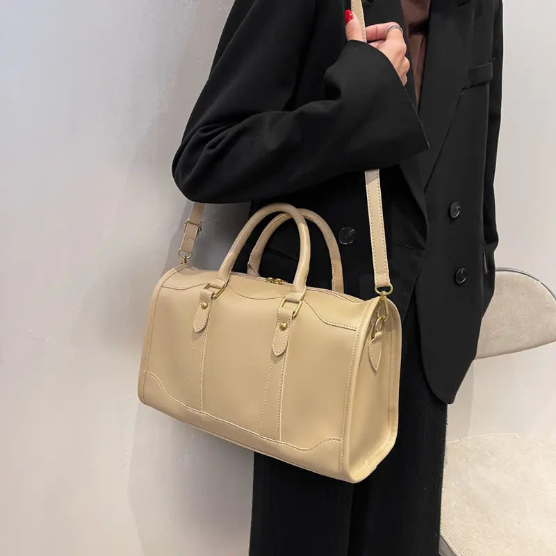 Elegant Leather Carryall – Spacious Autumn &amp; Winter Bag